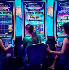 Bandar Poker betting controls and fold/call buttons on mobile